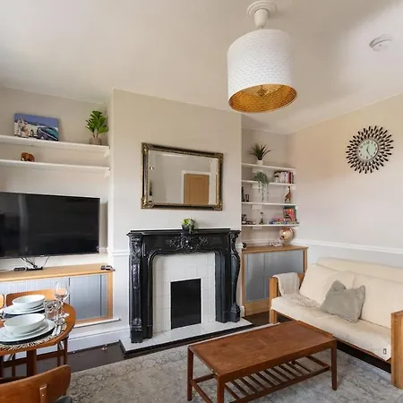Stylish In 10 Mins From Centre * Leeds (West Yorkshire)