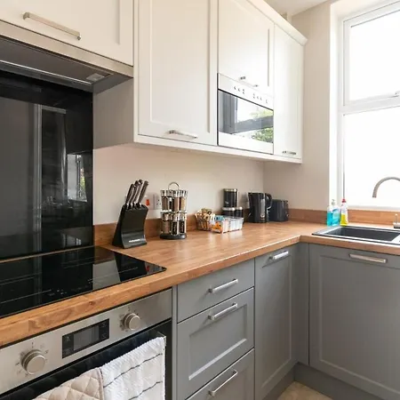 Stylish In 10 Mins From Centre Holiday home Leeds (West Yorkshire)