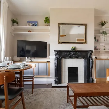 Holiday home Stylish In 10 Mins From Centre