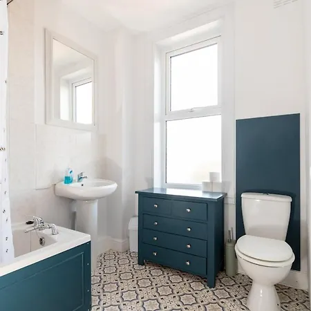 Holiday home Stylish In 10 Mins From Centre *