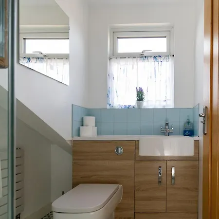 Stylish In 10 Mins From Centre Holiday home *
