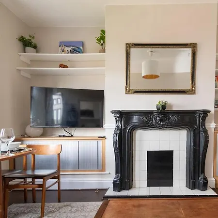 Holiday home Stylish In 10 Mins From Centre