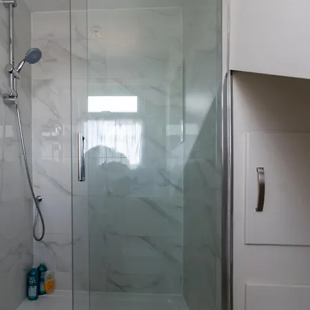 Holiday home Stylish In 10 Mins From Centre