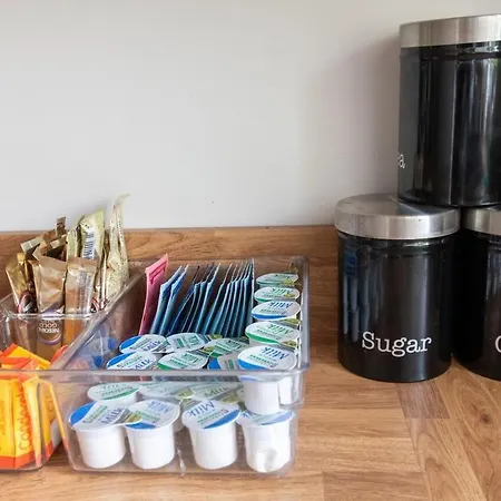 Holiday home Stylish In 10 Mins From Centre Leeds (West Yorkshire)