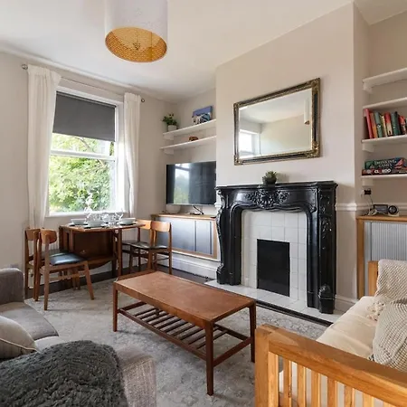 Holiday home Stylish In 10 Mins From Centre